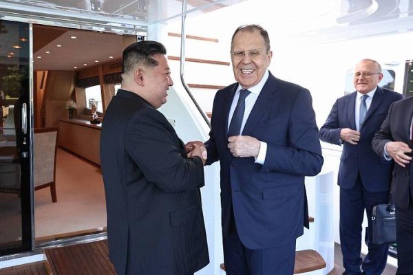 兴盛网 俄外长在朝鲜见了金正恩，还回答记者11个问题